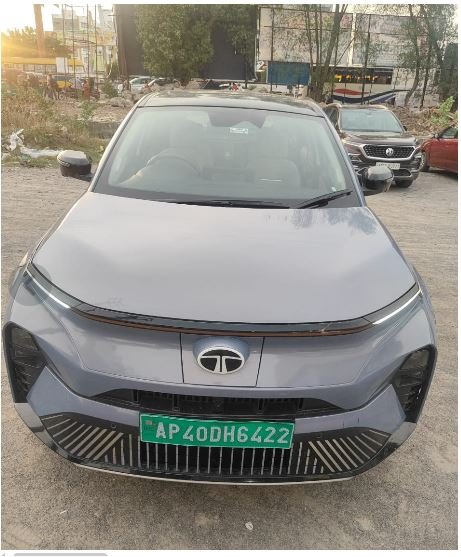 tata curv 1